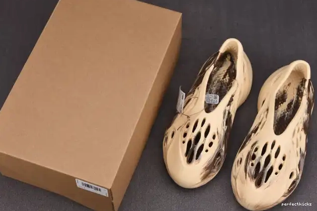 RNNR GX8774 Adidas Yeezy Cream Clay MX Foam 0612